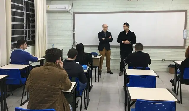 Defensor Público participa de atividade no curso de Direito