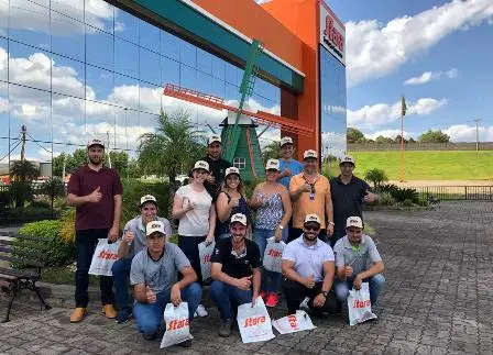 Estudantes da FABE realizam visita em fábrica de Não-Me-Toque
