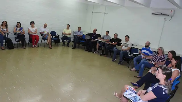 Docentes da FABE participam de atividades de formação