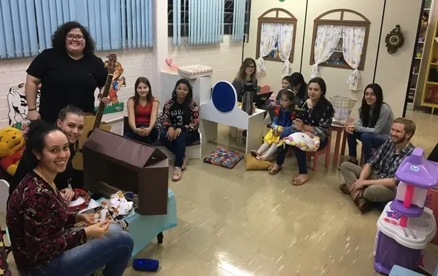 Turma de Pedagogia tem atividades práticas de contação de histórias